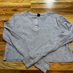Medium light grey cropped long sleeve shirt